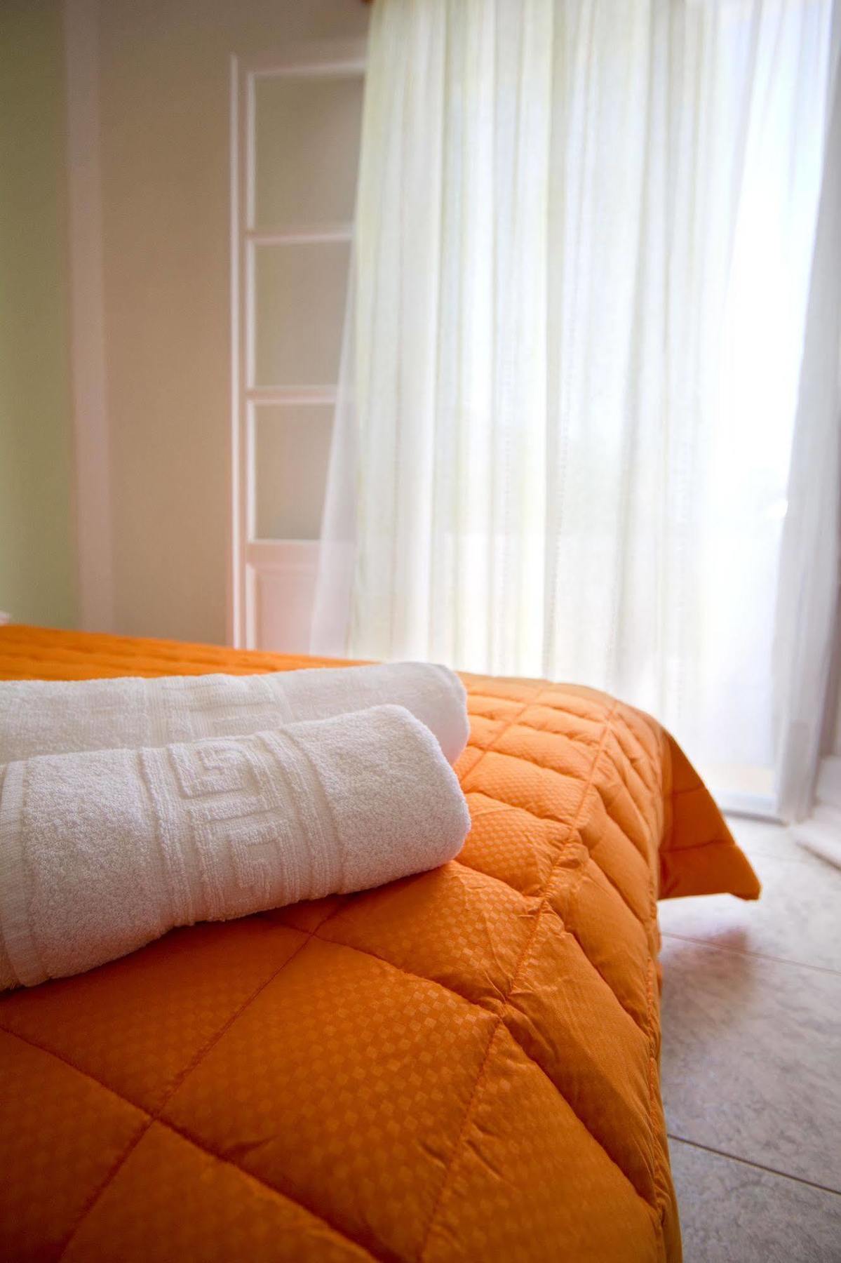 Athena Rooms Chora Exterior foto